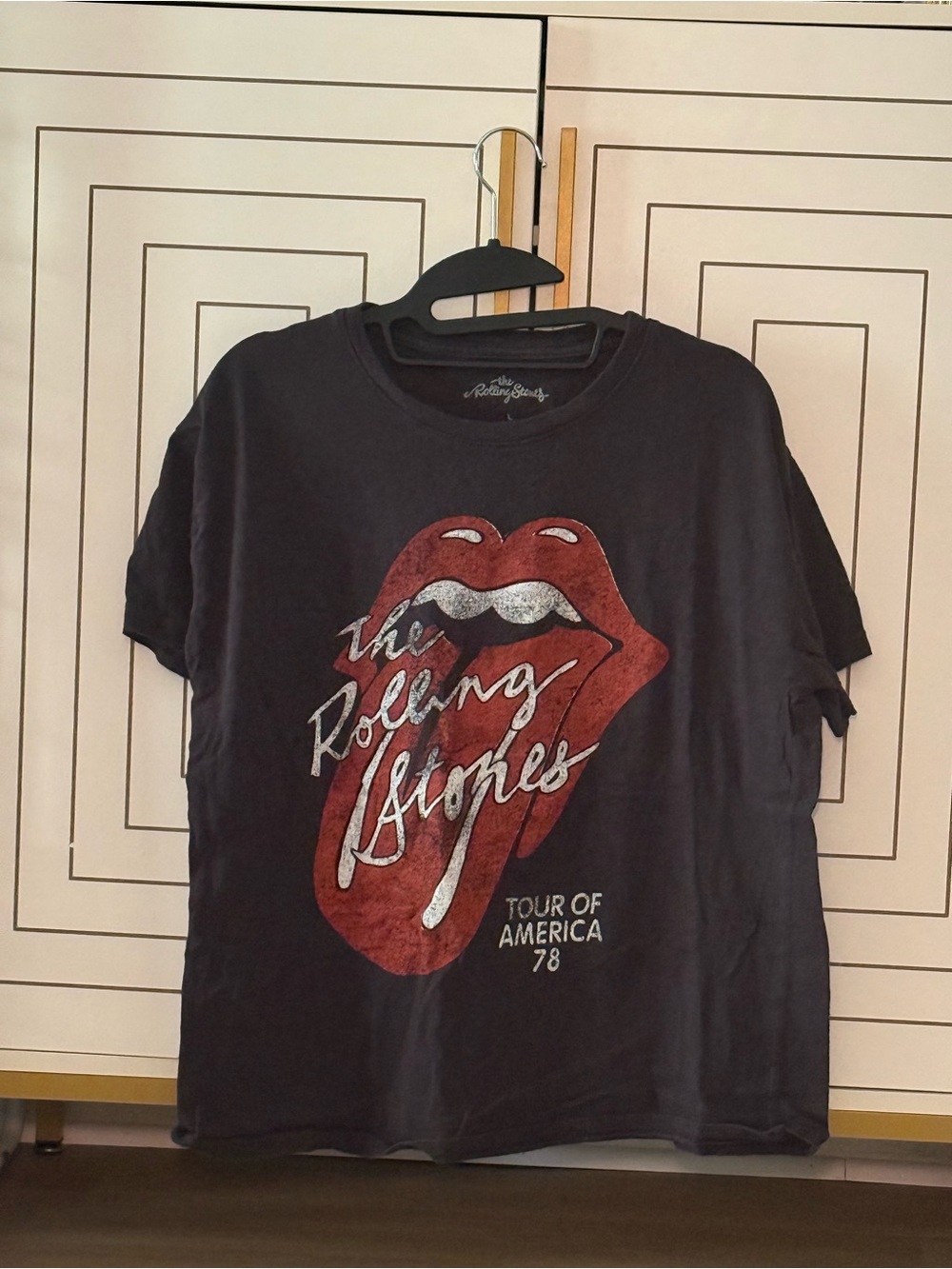 the Rolling Stones Black Tee with Red Tongue Graphic